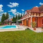 Holiday Home Balatonbereny - Balaton 18099 *