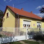 Casa de Férias Holiday Home Balatonbereny - Balaton 18099