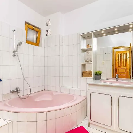 - Balaton 18099 * Balatonberény