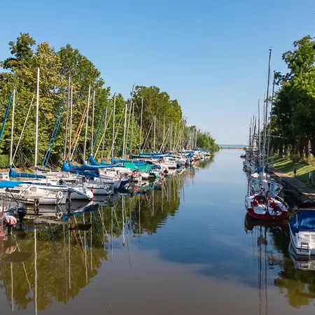 - Balaton 18099 * Balatonberény