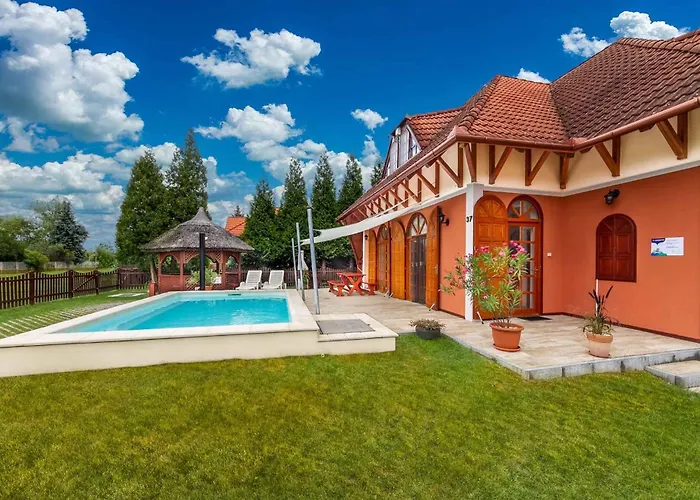 Holiday Home Balatonbereny - Balaton 18099 *
