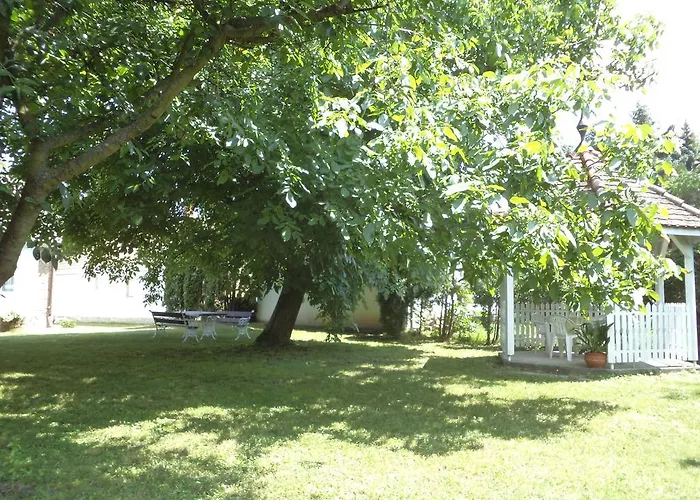 - Balaton 18099 Casa de Férias Balatonberény